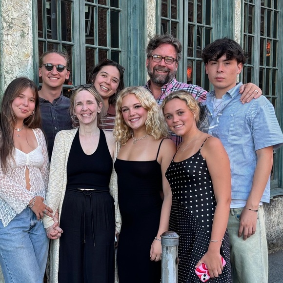 I would love to get to know you and say hi!🌻 - Picture 1 of 16